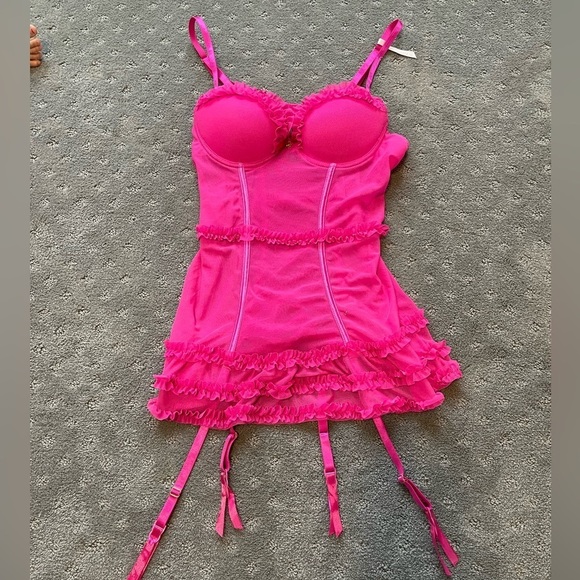 NWOT Daisy Fuentes Chemise | Size Medium - Picture 1 of 5